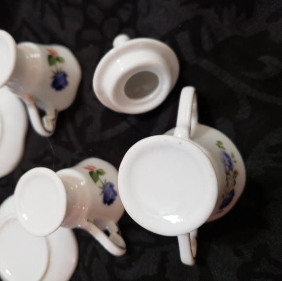 Vintage Child's Tea Set - Picture 7 of 10